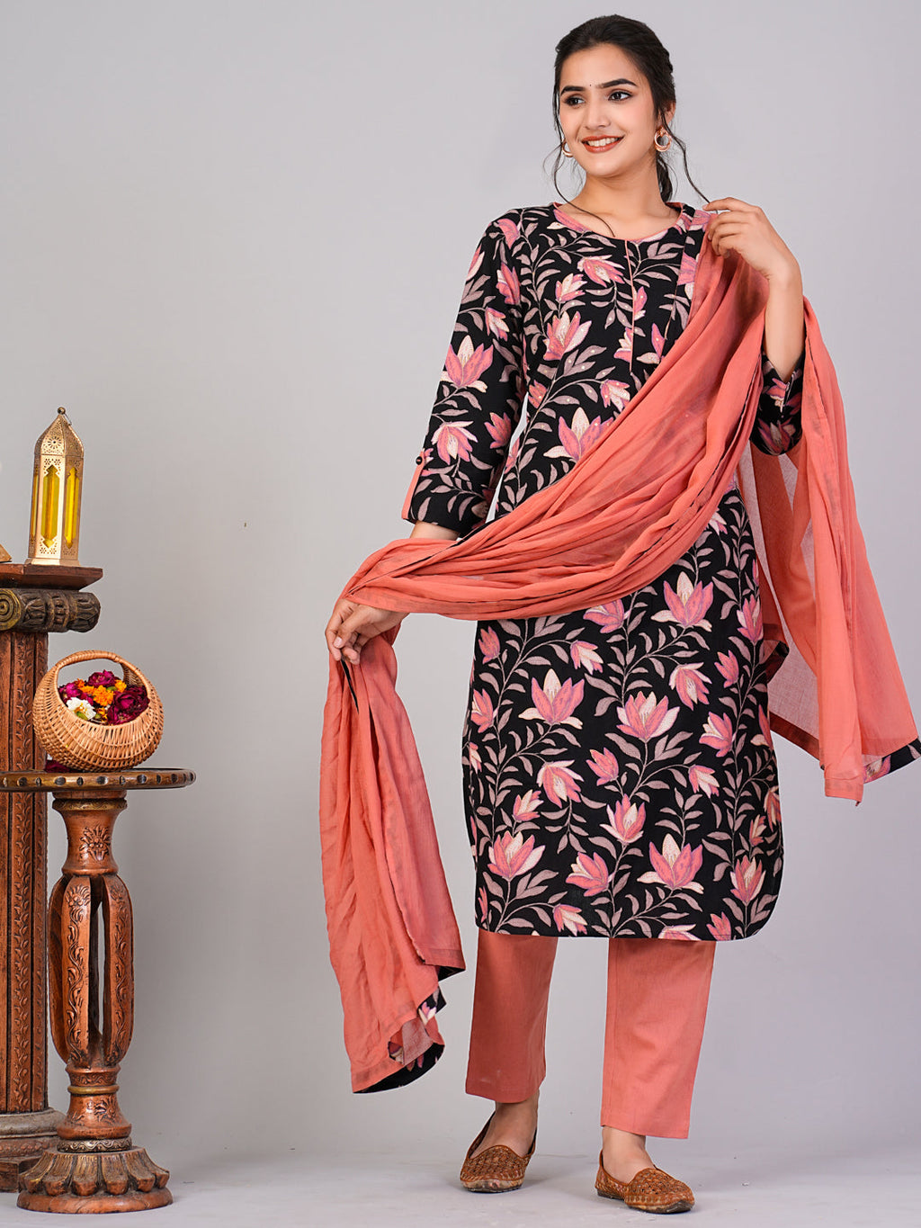Black Ethnic Motifs Floral Print Kurta with Trousers & Dupatta 3rd
