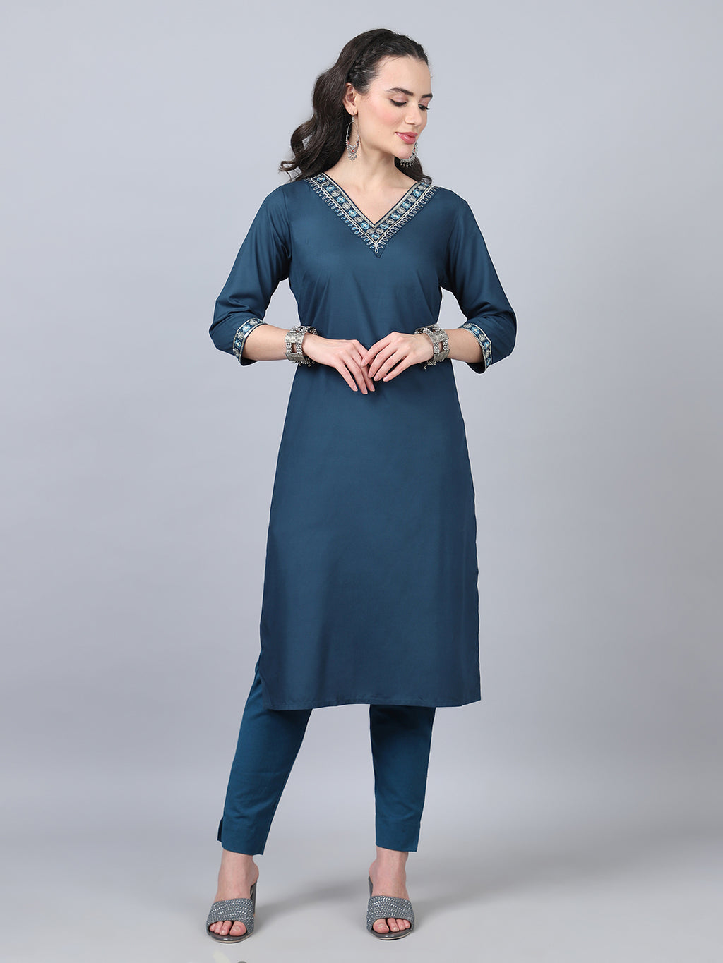 Flamboyant Blue Solid Straight Women Kurta 1st
