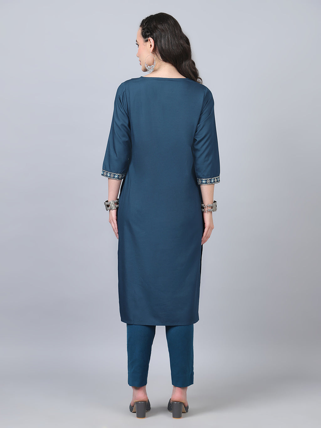 Flamboyant Blue Solid Straight Women Kurta 2nd
