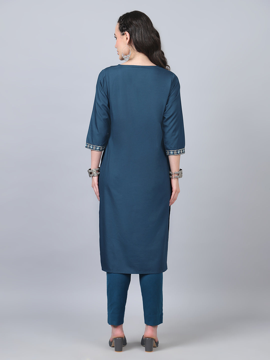 Flamboyant Blue Solid Straight Women Kurta 2nd

