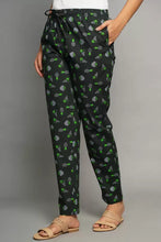 Load image into Gallery viewer, Women Printed Cotton Pyjama (Green)
